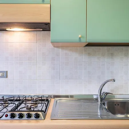 Domizia Apartment *
